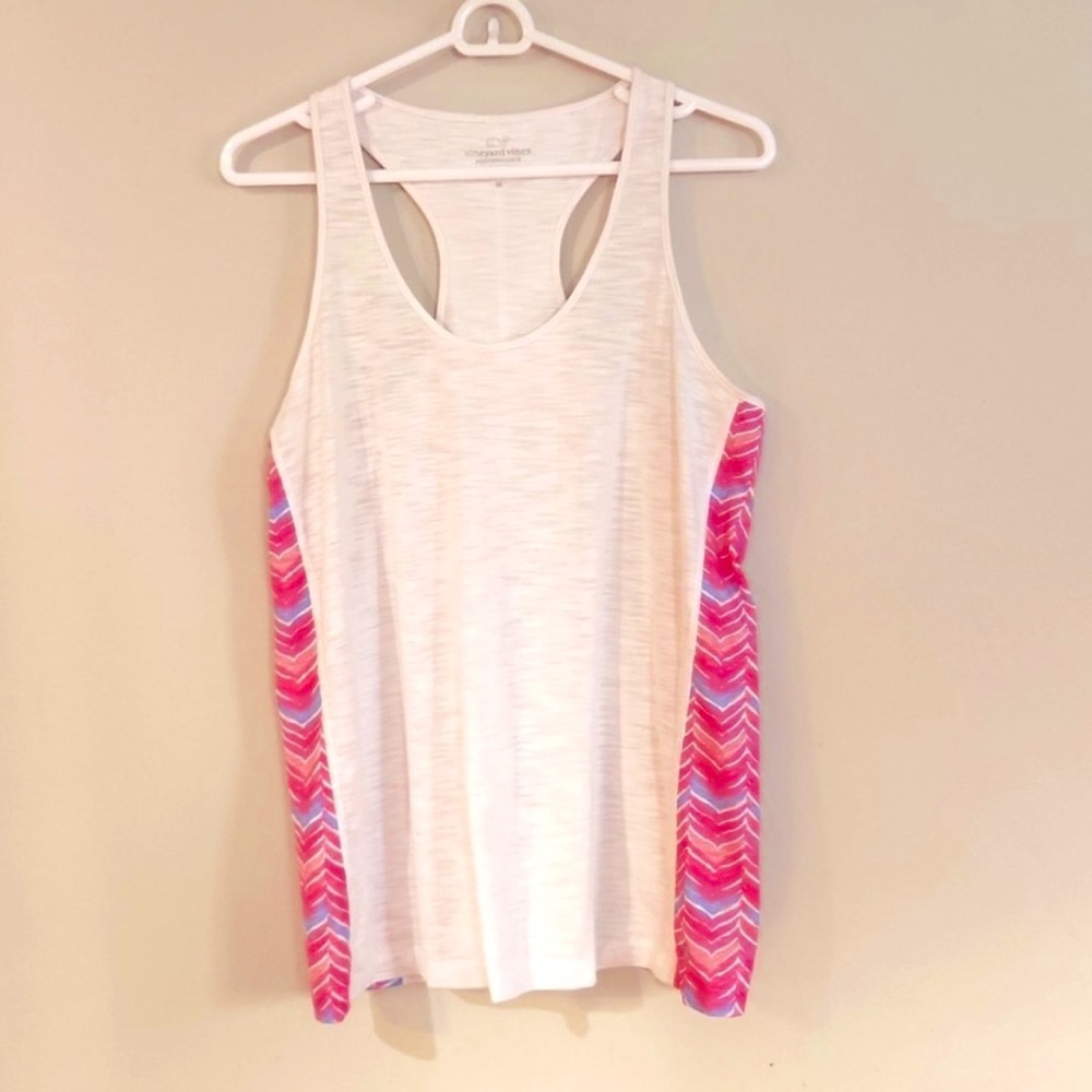 Medium Vineyard Vines performance racer back tank top EUC